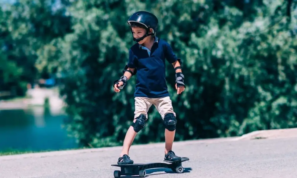 8 Best Skateboard Knee and Elbow Pads in 2022 – Reviews & Buyer Guide
