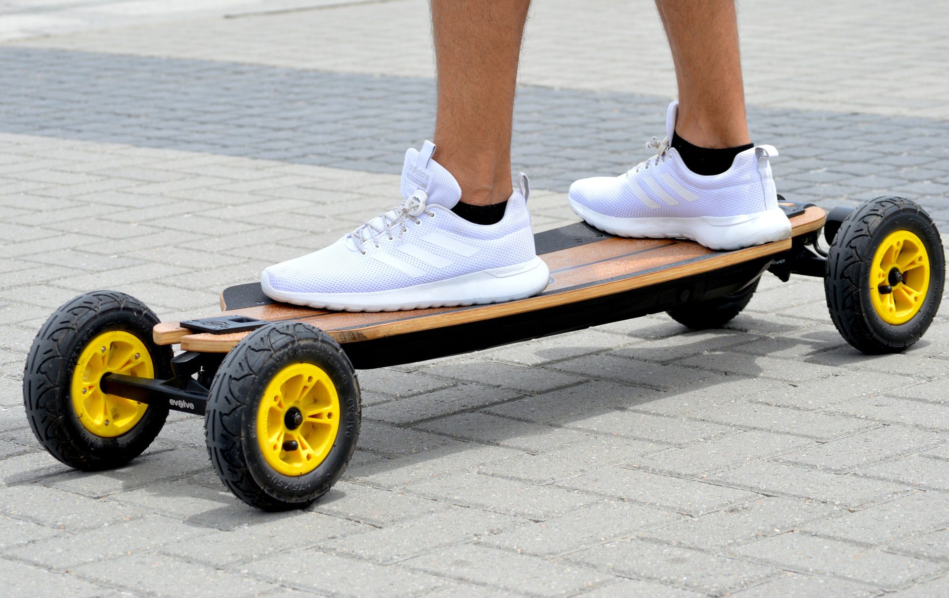 move operator Play computer games Best Electric Skateboards For Commuting [ Reviews & Buying Guide ] ⋆ Skate  Newswire